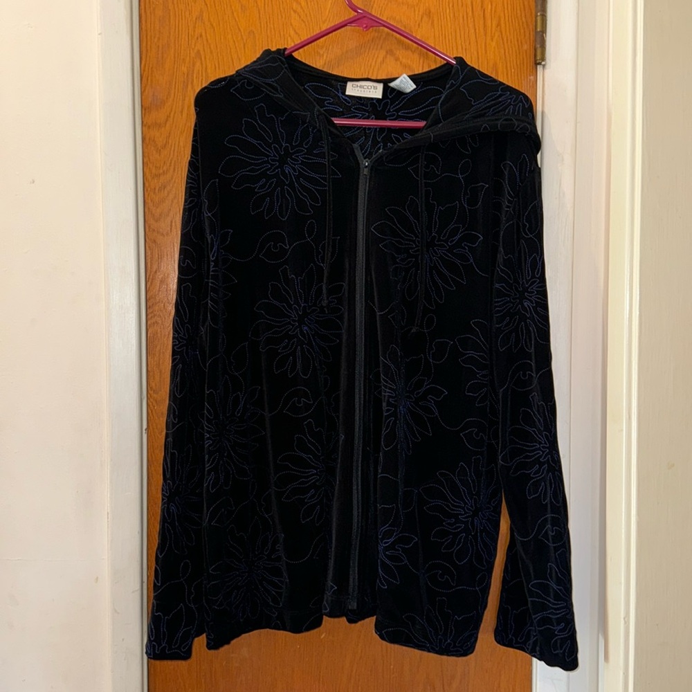 Chico’s Ladies zippered jacket Size 3